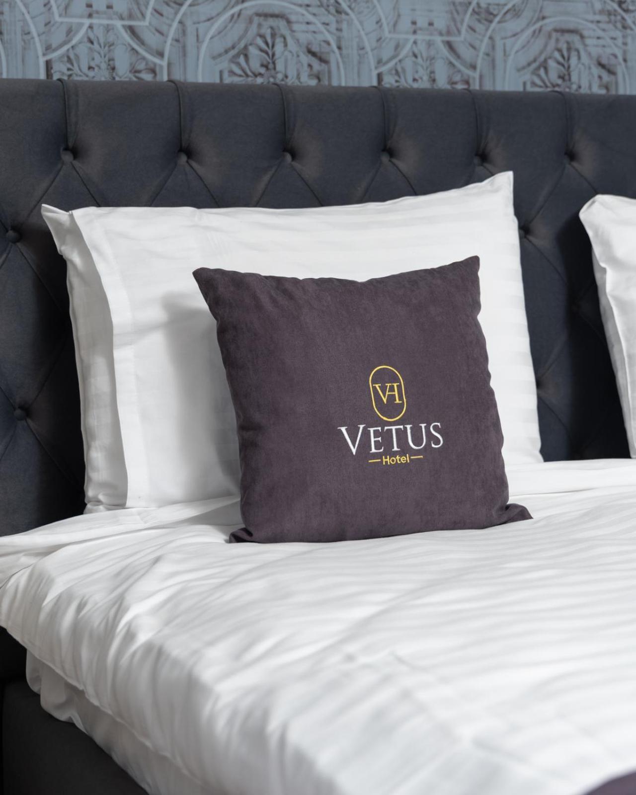 Vetus Hotel Pristina Exterior photo